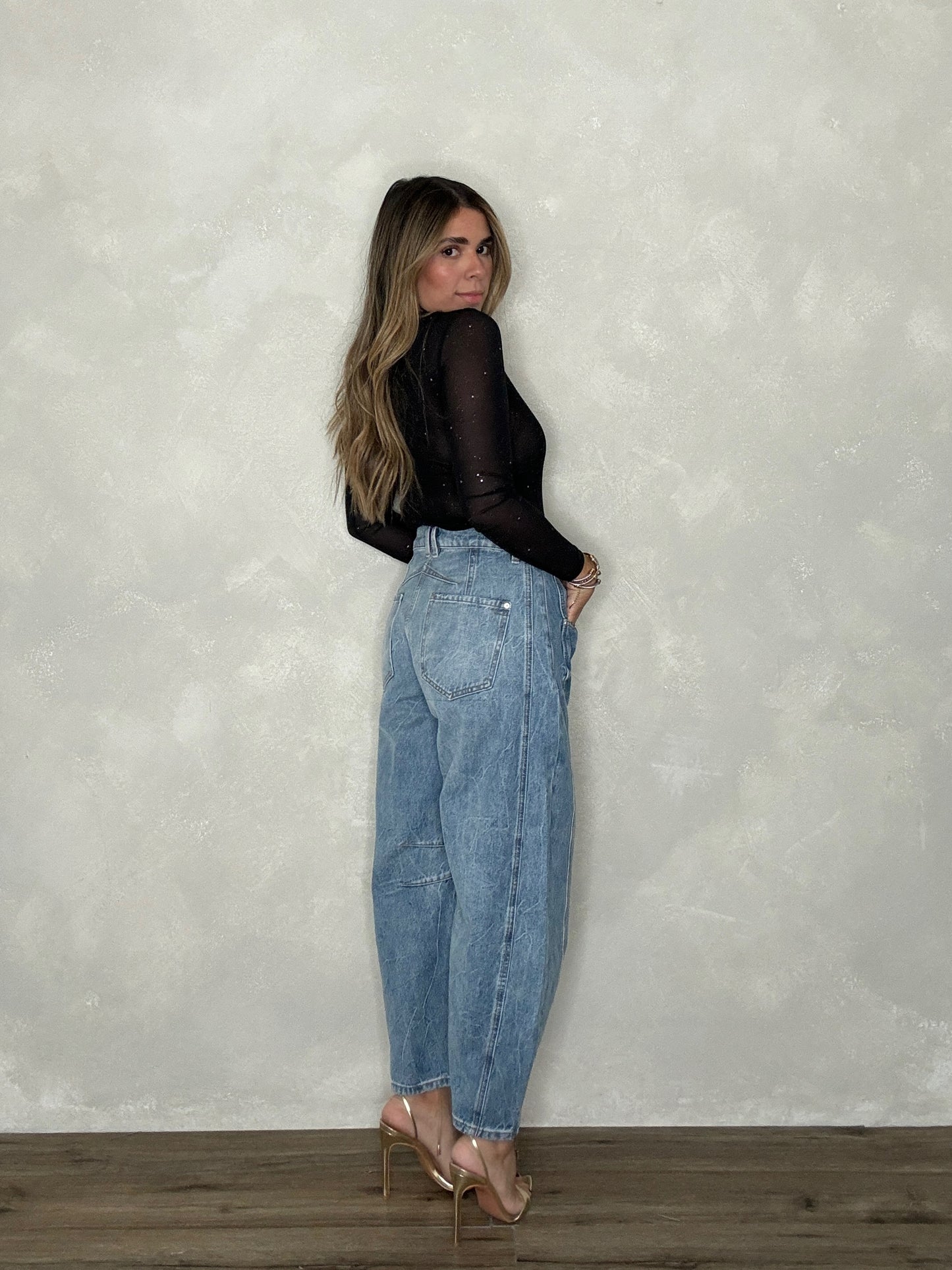 CLASSIC BARREL JEANS