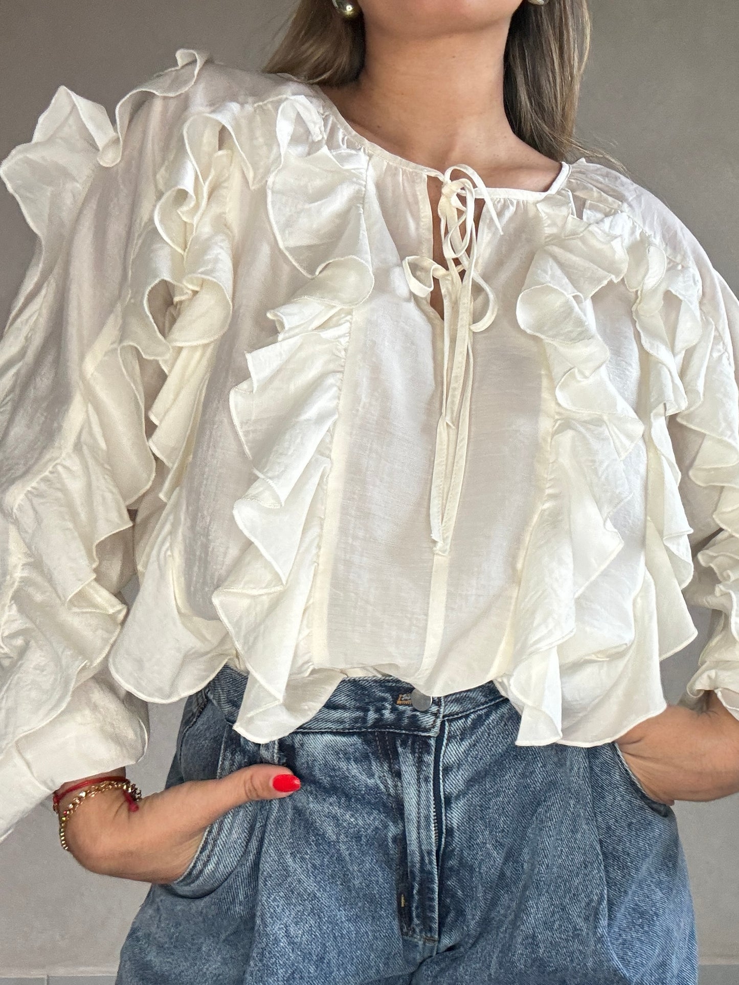 RUFFLE TOP