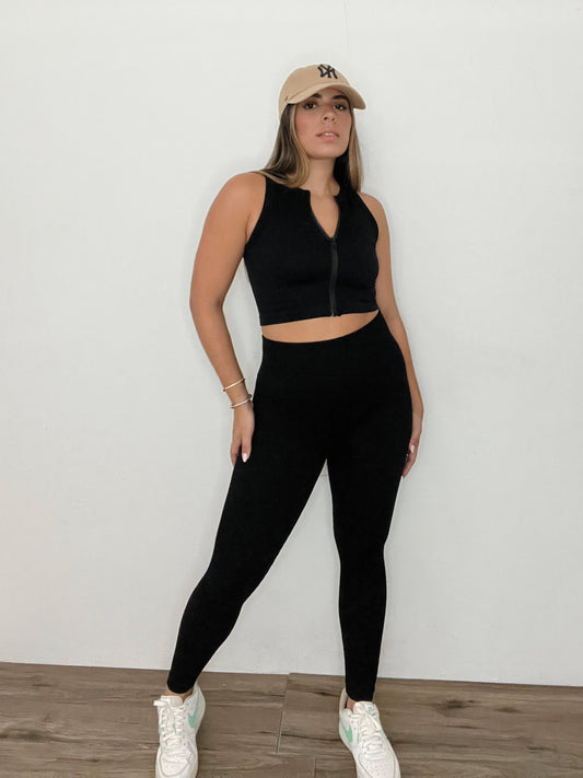 BLACK LEGGINS